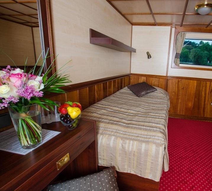 Florentina Boat Прага Экстерьер фото