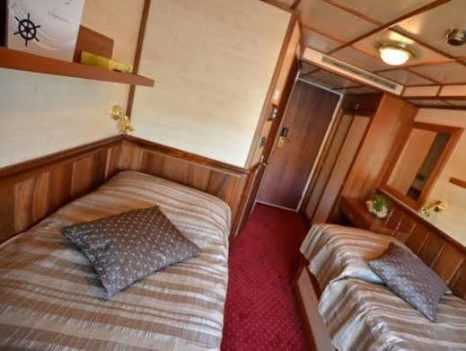 Florentina Boat Прага Экстерьер фото