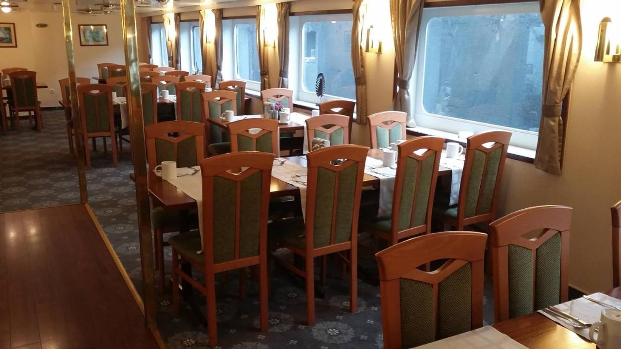Florentina Boat Прага Экстерьер фото